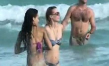 Hot Jessica Alba Beach Voyeur Vid!