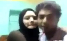 aRAB COUPLE HOT KISSING