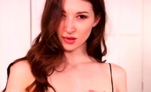Eva de Vil Close Up Snap and Pay