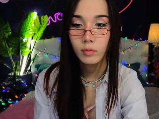 Amateur Webcam Teen Masturbates And Teases
