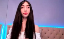 Young amateur teen in solo masturbation getting kinky