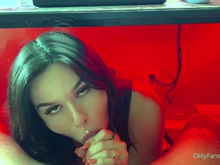 Amateur Gives A Smooth Handjob POV