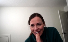 Incredibly Sexy Amateur MILF Blowjob