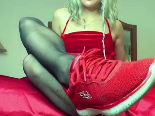SnowPrincess aka snowpriness OnlyFans - Happy Hump day