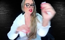 Dommebombshell - Goddess Vanessa - Milking Machine