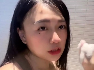 Japanese Mature Couple's Bathroom Sex Tape