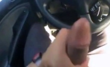 Amateur Guy Masturbates In Car